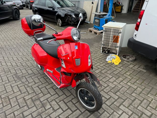 Vespa GTS Super 300