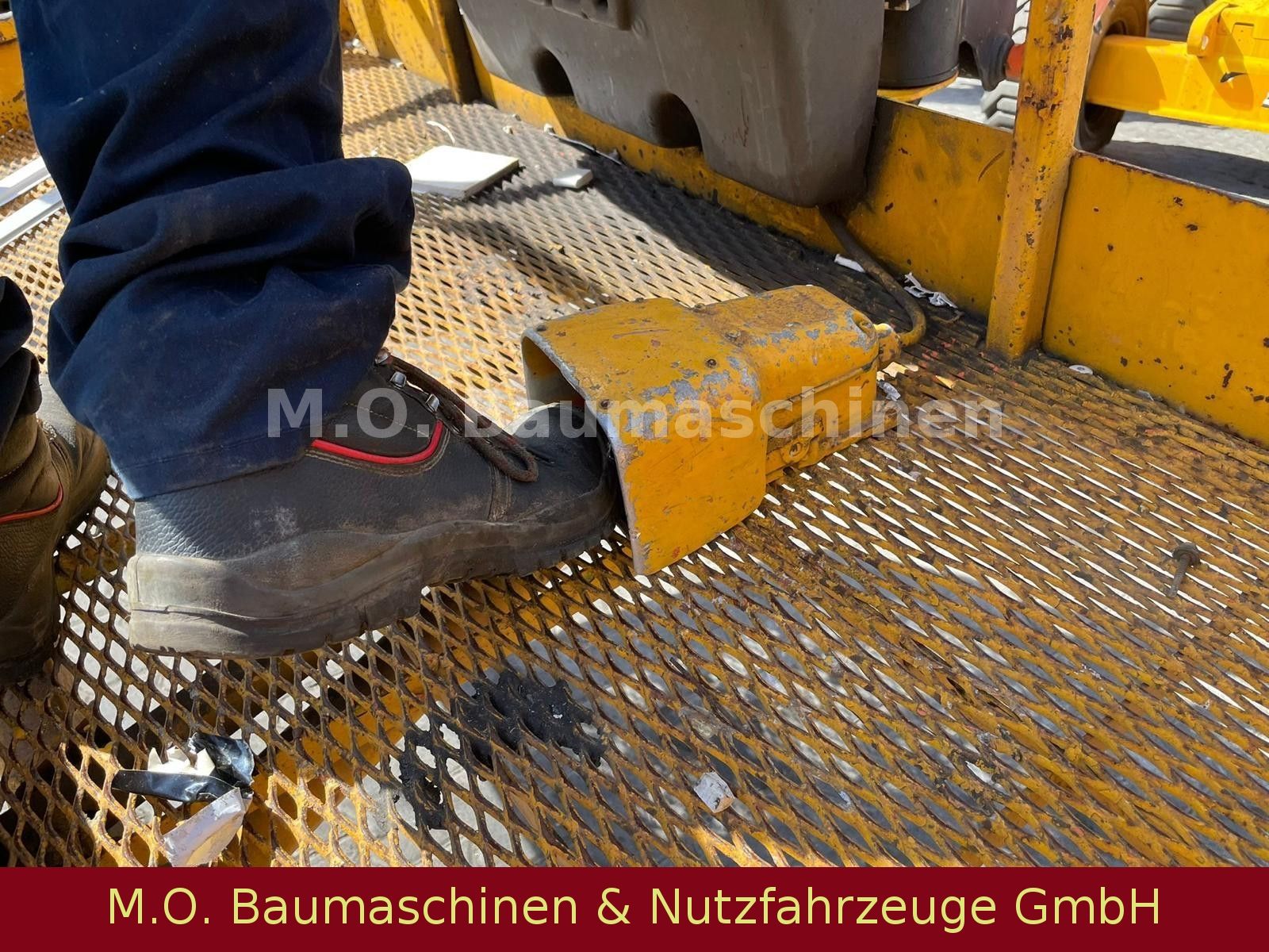 Fahrzeugabbildung JLG 450 AJ / 15,7 m / 4x4 / 230 Kg