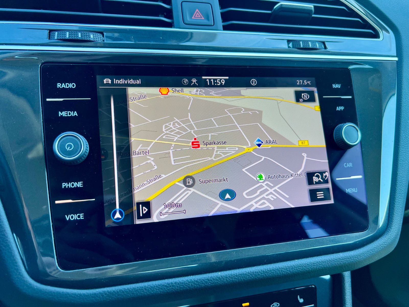 VW Tiguan 2.0 TDI Elegance 4Motion NAVI CAM SHZ
