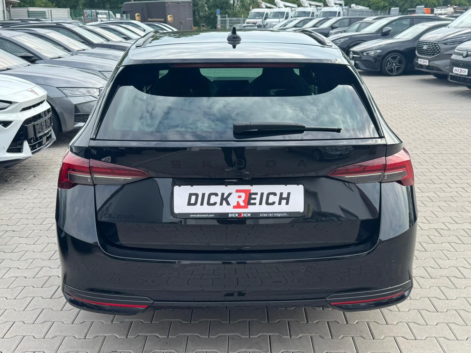 Fahrzeugabbildung SKODA Octavia 2.0 TDI Sportline DSG MATRIX*WINTER*5J.G