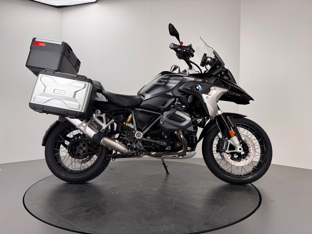 Fahrzeugabbildung BMW R1250 GS TRIPLE BLACK *4 PAKETE *VARIOKOFFER