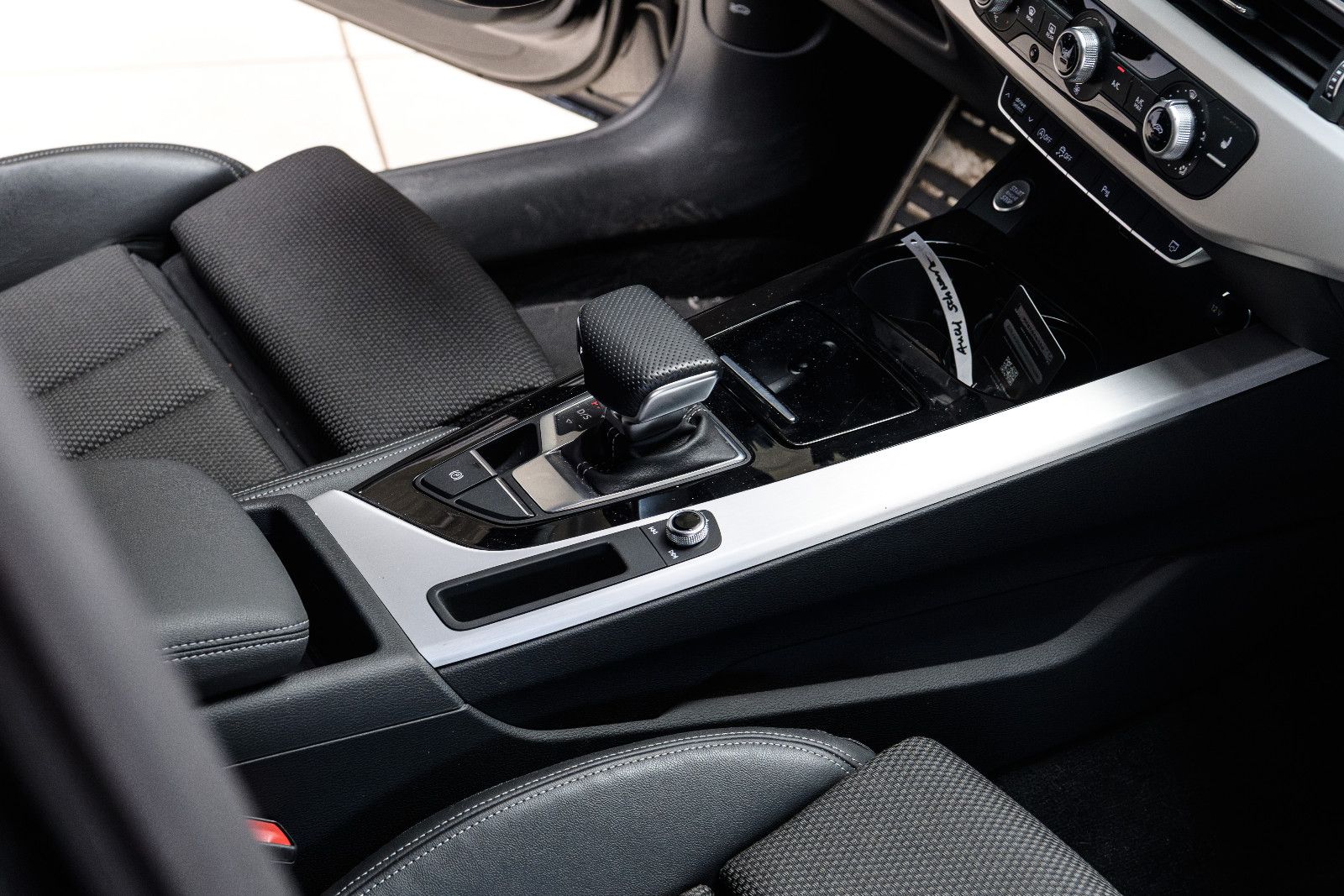 Fahrzeugabbildung Audi A4 Avant 40 TDI quattro advanced + Kamera +