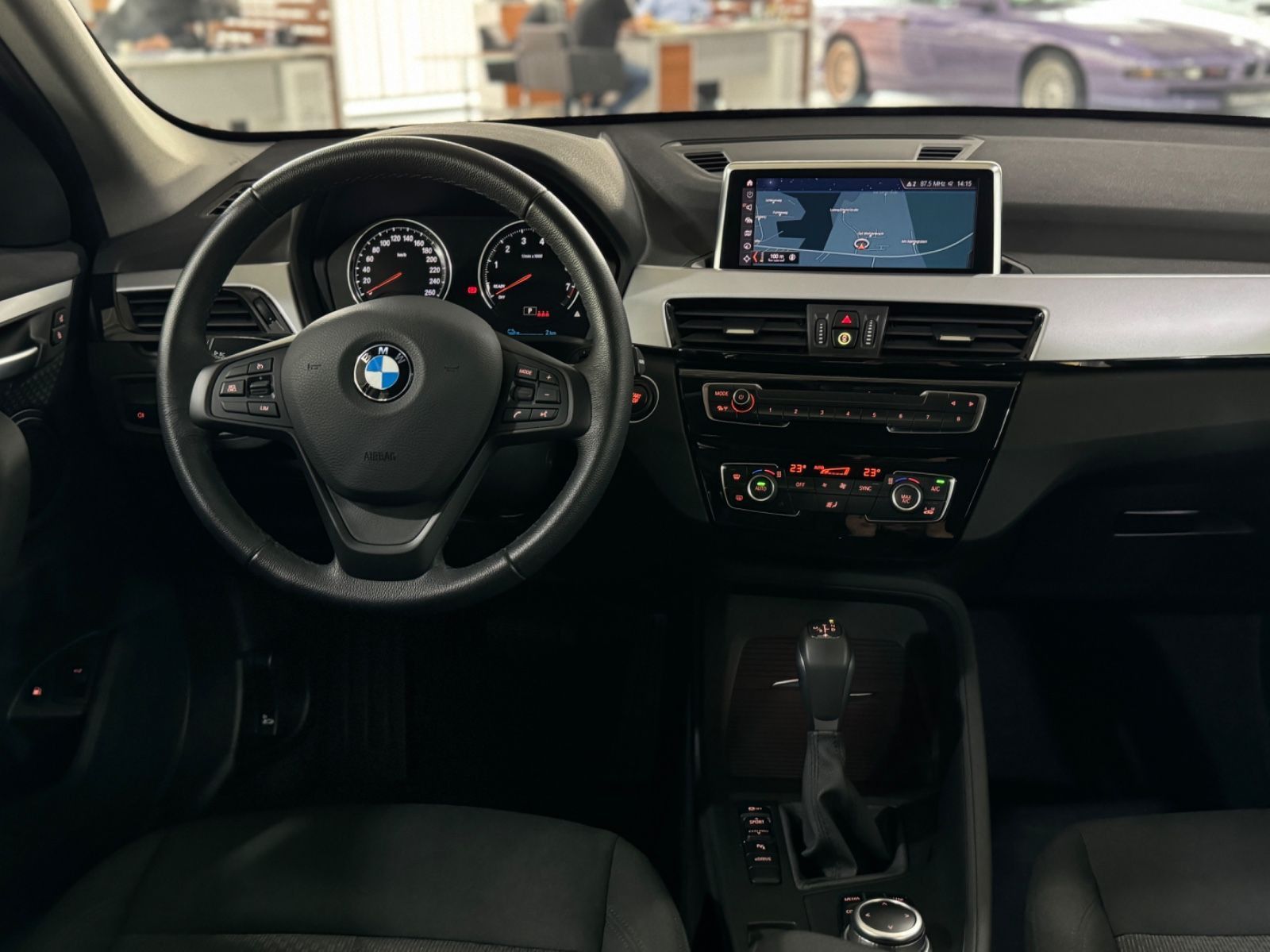 Fahrzeugabbildung BMW X1 xD25e Parkassist DAB Navi Geschwindigkeitsreg