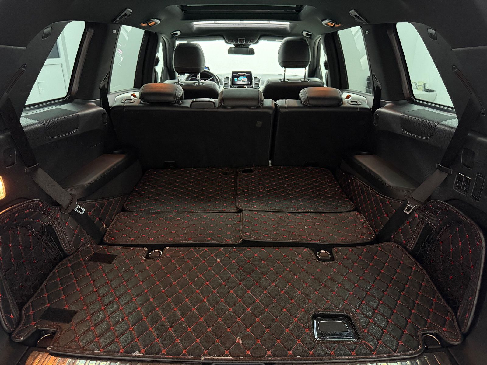 Fahrzeugabbildung Mercedes-Benz GLS 350 d 4Matic AMG-LINE/PANO/AHK/DAB/7-SITZER