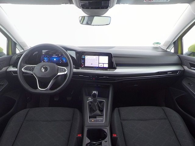 Fahrzeugabbildung Volkswagen Golf VIII TSI Life LED Navi AID ACC PDC SHZ