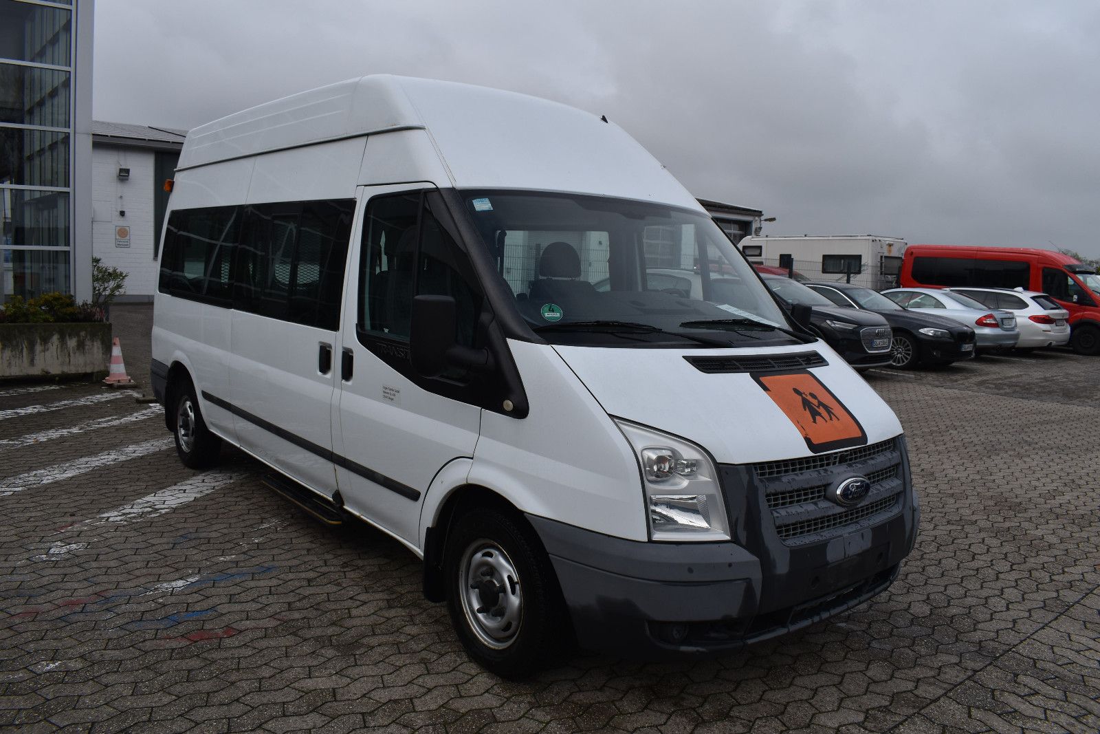 Fahrzeugabbildung Ford Transit Kombi FT 300 L Behindertengerecht *8454