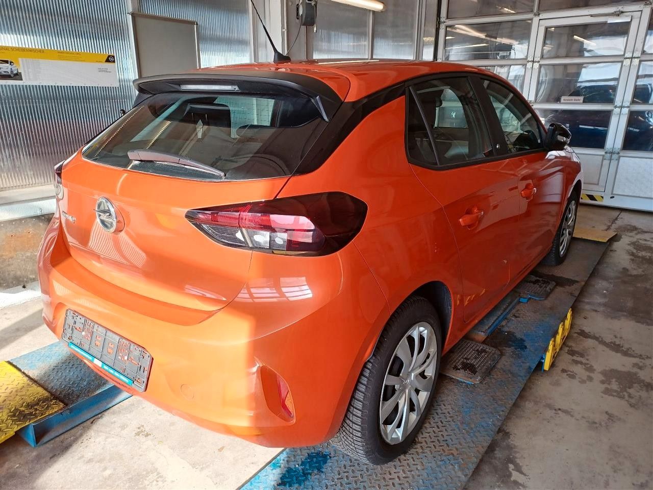 Fahrzeugabbildung Opel Corsa-e F EDITION 7KW NAVI/VIRT/TEMP/DAB/WÄRMEP.