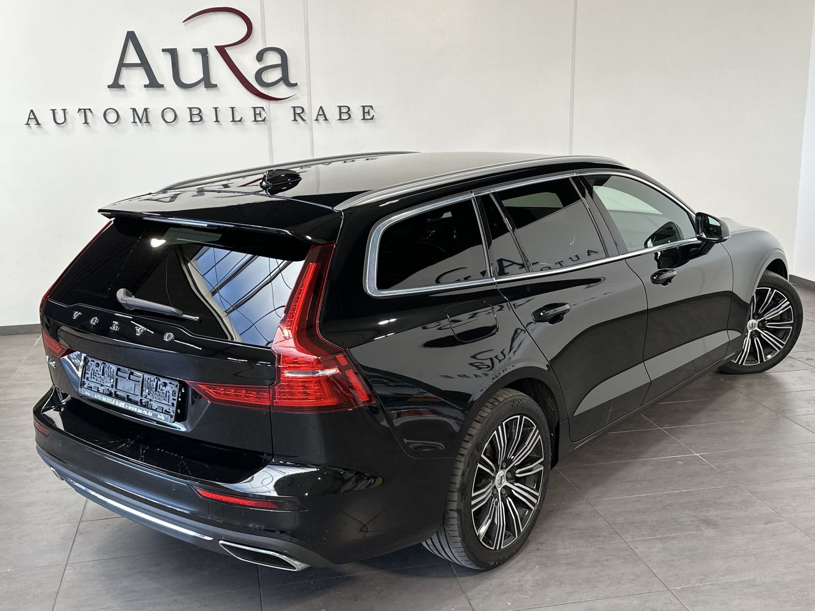 Fahrzeugabbildung Volvo V60 T8 AWD Inscription Hybrid NAV+LED+H&K+18ZOLL