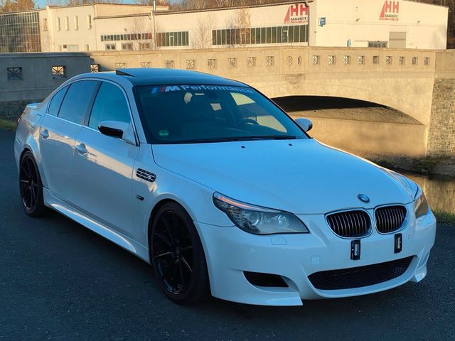 BMW E60 545i V8 Handschalter M5 Optik