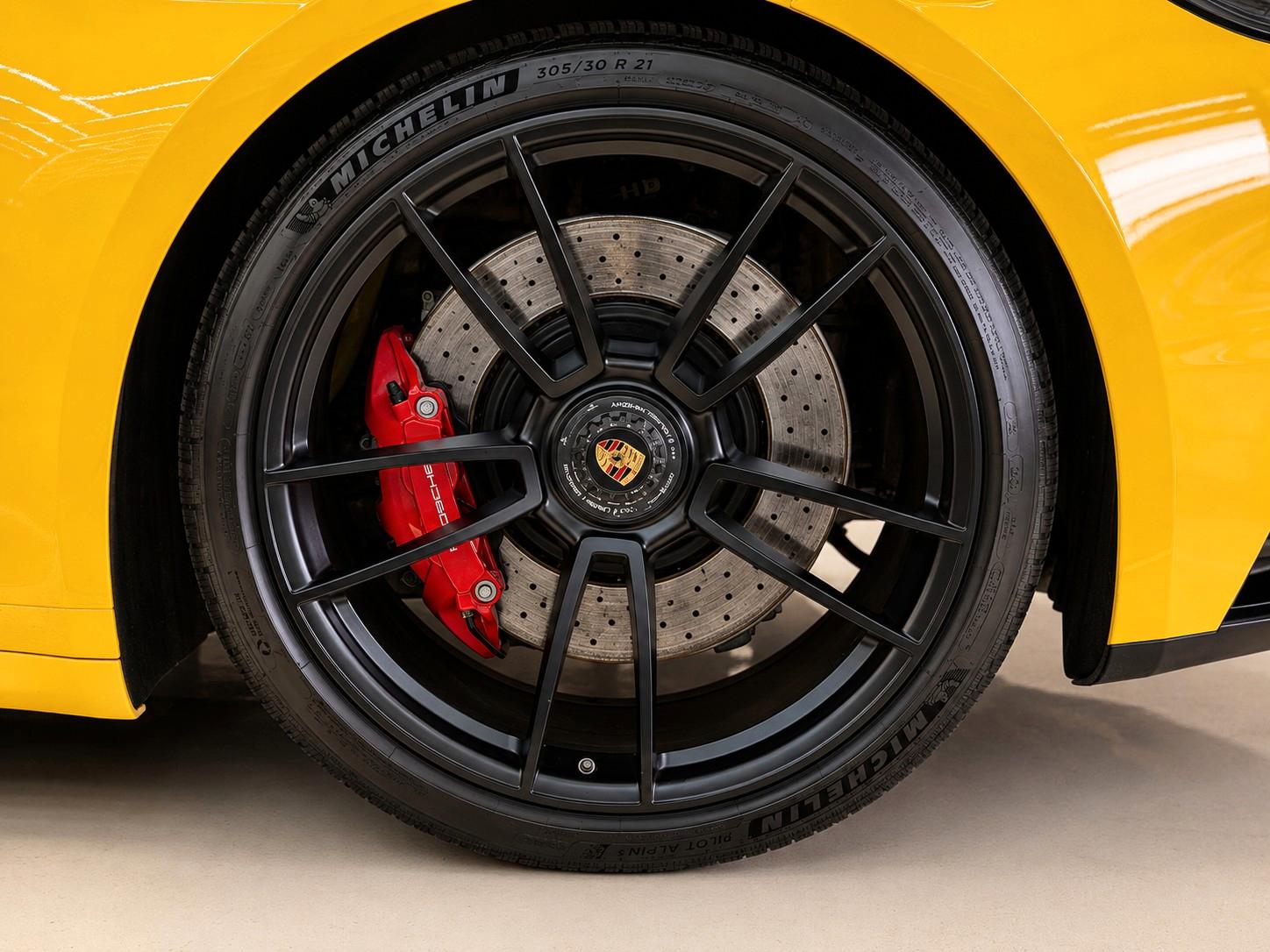 Porsche 992 GTS 4 CABRIO LIFT/BURMESTER/360/CHRONO/SPORT