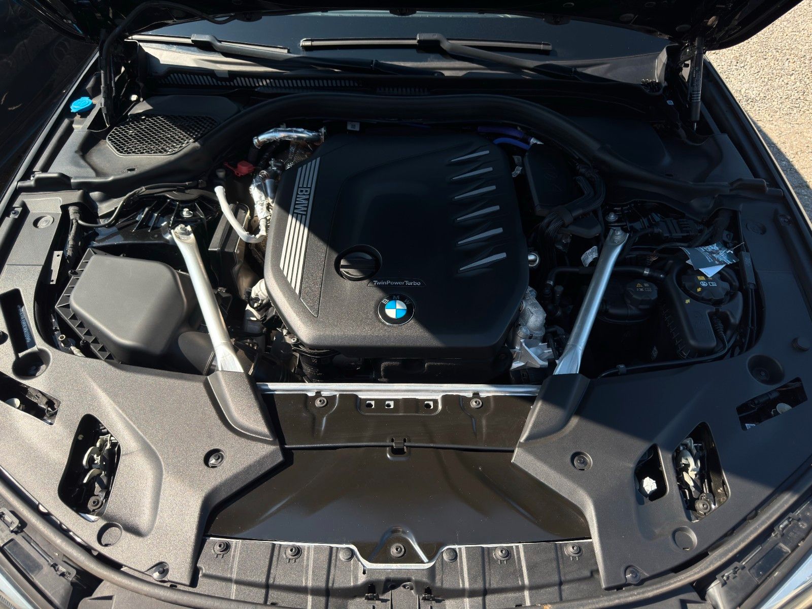 Fahrzeugabbildung BMW 530d M Sport Aero Shadow LED CAM Klim-4Z CarPlay