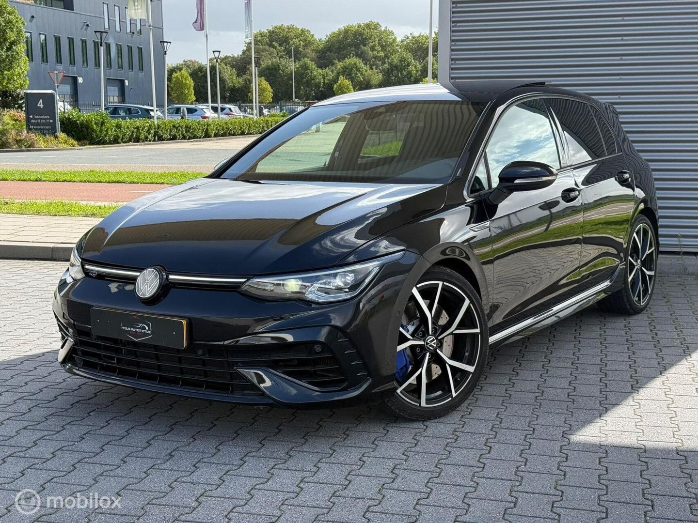 Volkswagen Golf 2.0 TSI R 4Motion| AKRAPOVIC| FULL OPTION