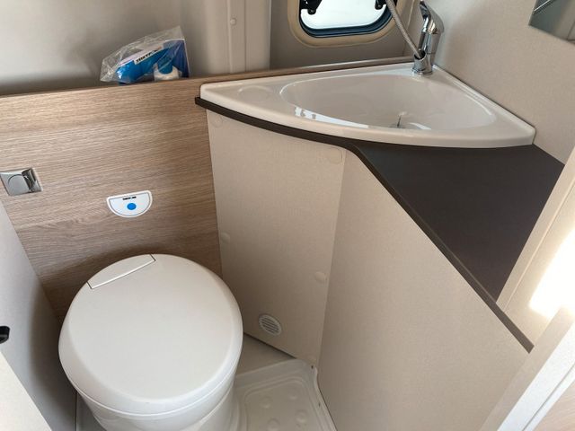 Bürstner Lineo C 590 AT  *Sonderpreis*