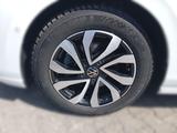 Volkswagen Golf VIII 2.0 TDI DSG Active Navi AHK Panoramada - Volkswagen Golf: TDI