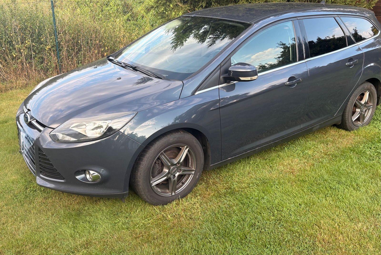 Ford Focus 2013 — photo 10