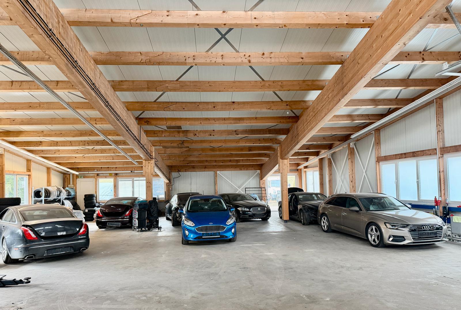 showroom-image-bottom