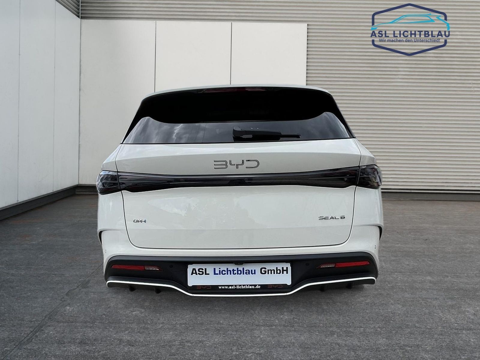 BYD SEAL 6