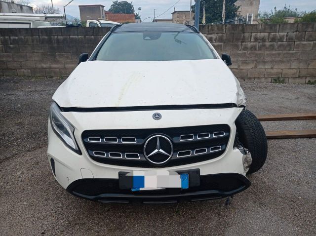 Mercedes-Benz Mercedes GLA 220 d Automatic 4Matic Premium-2018