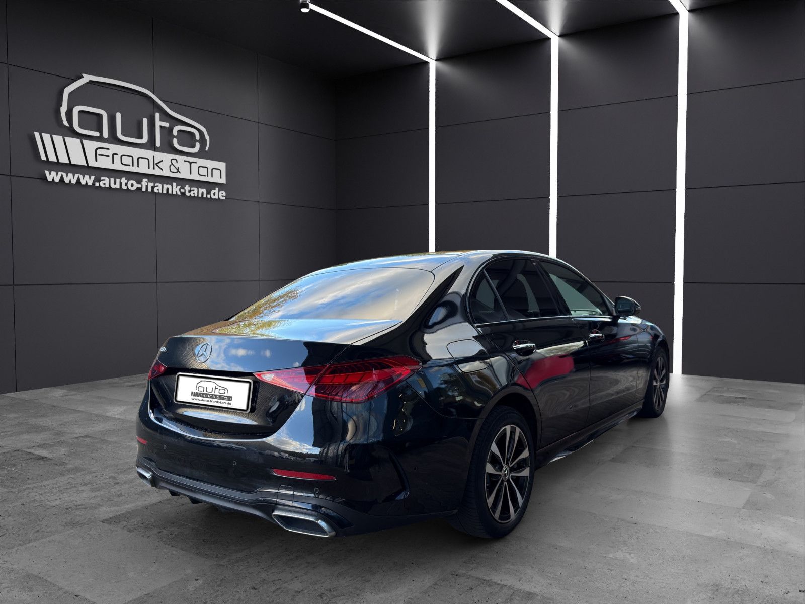 Fahrzeugabbildung Mercedes-Benz C 300 e*AMG-Line*Night-Paket*Pano*Ambiente*360°