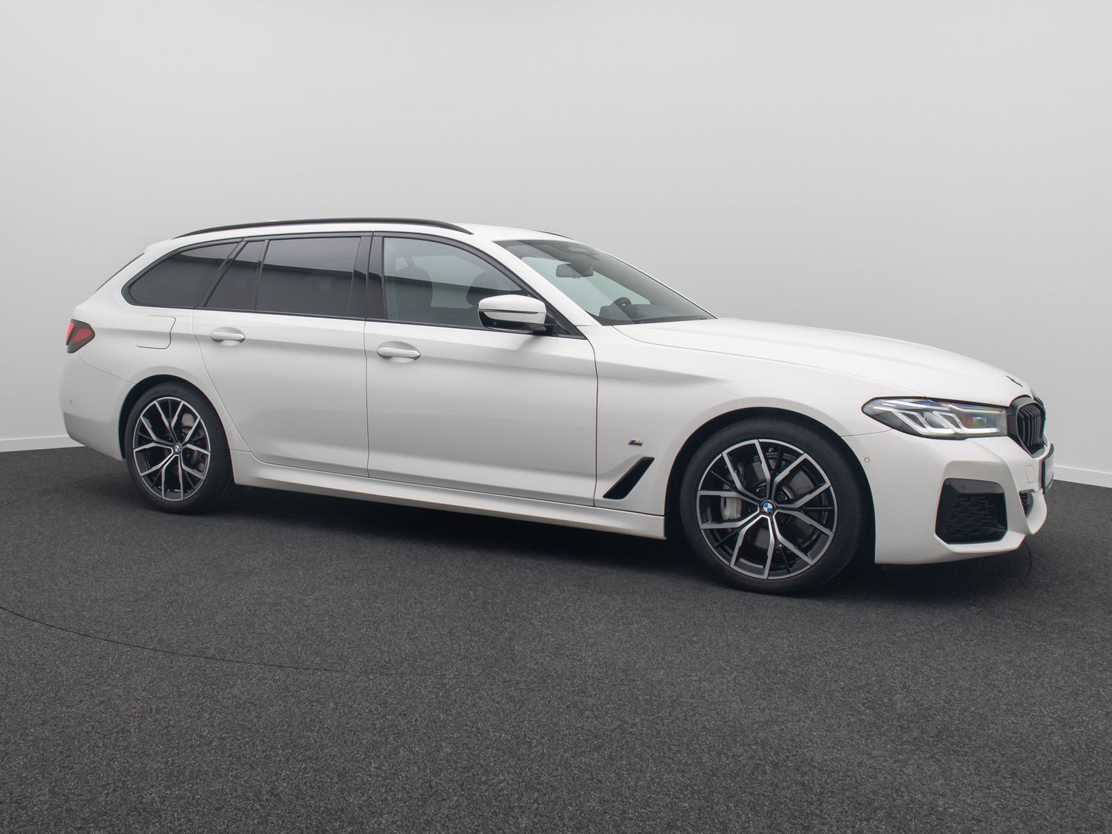 Fahrzeugabbildung BMW 530d xD M Sport DAB Laser 360&deg;HUD 4xKlima 19Zoll