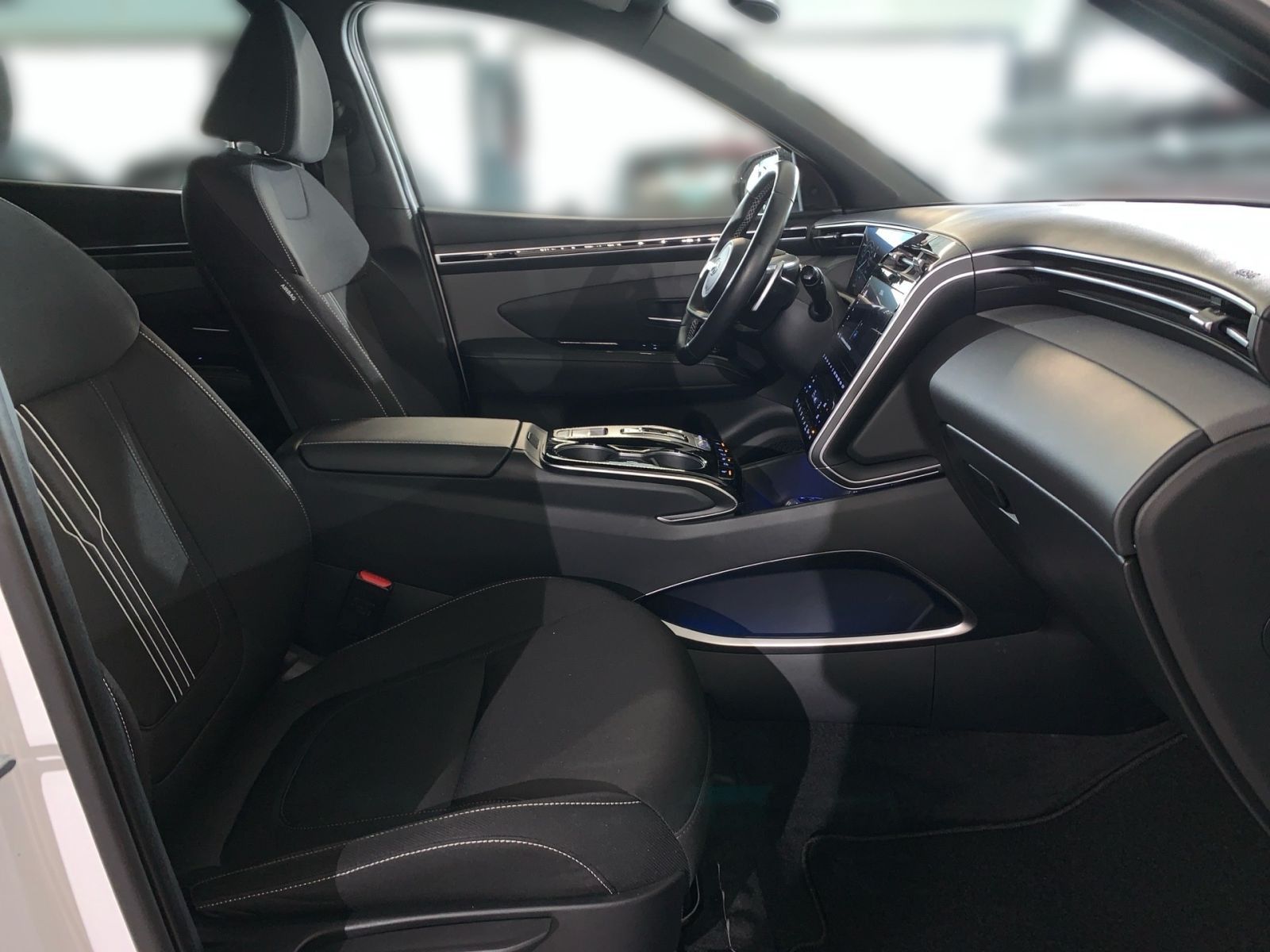 Fahrzeugabbildung Hyundai TUCSON 1.6 T-GDI 7-DCT Blackline Mild-Hybrid AHK