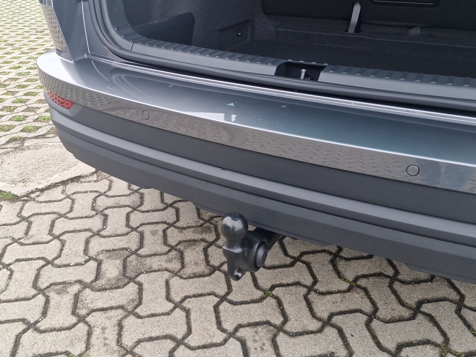 Fahrzeugabbildung SKODA Karoq Balance 1.5 TSI DSG AHZ RFK ACC