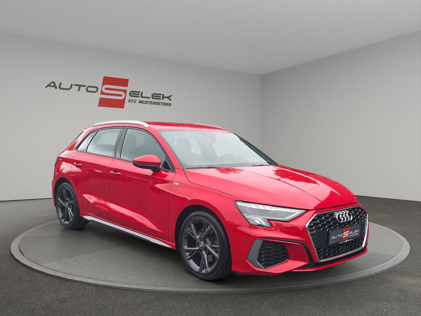 Fahrzeugabbildung Audi A3 Sportback 30 TDI S line LED AHK Kamera