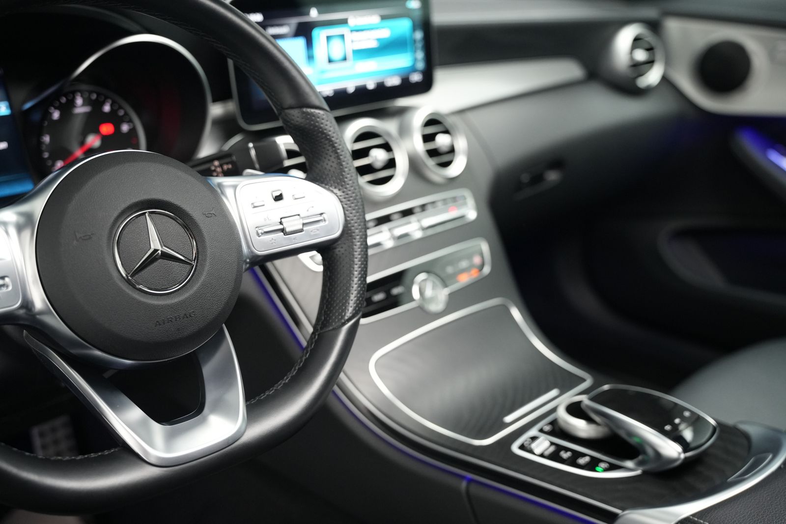 Fahrzeugabbildung Mercedes-Benz C 220d *AMG*Panorama*Ambiente*MBUX*SHZ*
