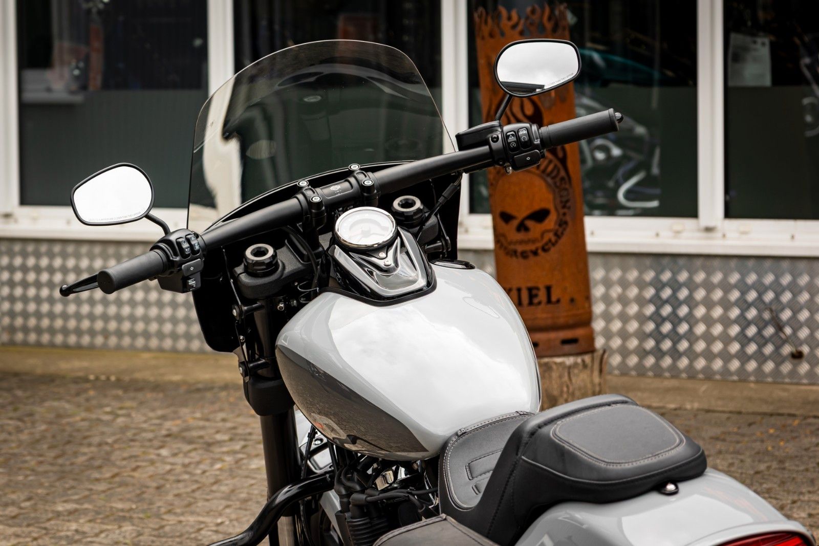 Fahrzeugabbildung Harley-Davidson FXFBS Fat Bob 114 CUI Softail - V PERFORMANCE -