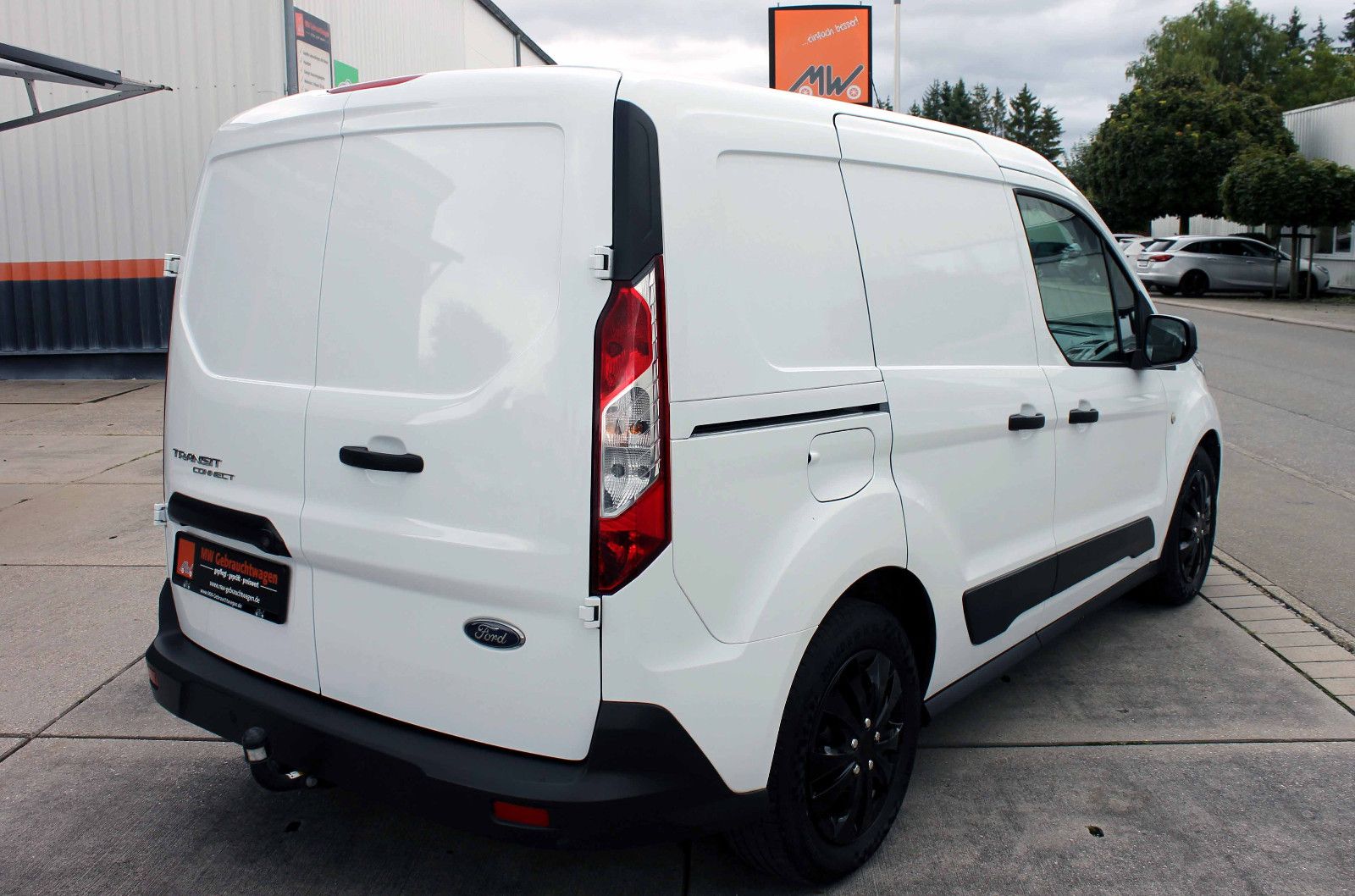 Fahrzeugabbildung Ford Transit Con. 220 L1 Kasten Trend ACC PDC KAM AHK