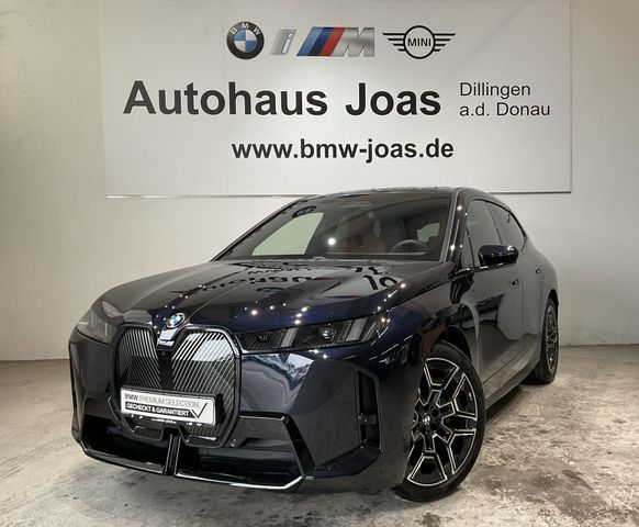 Fahrzeugeinzelansicht 23 BMW iX xDrive60 | Luftfederung | Sky Lounge | M-Spor