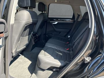 Volkswagen Touareg - 10