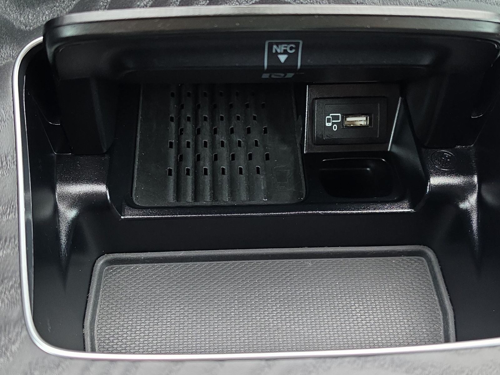 Fahrzeugabbildung Mercedes-Benz E 350 E Limousine Avantgarde Aus 1.Hand