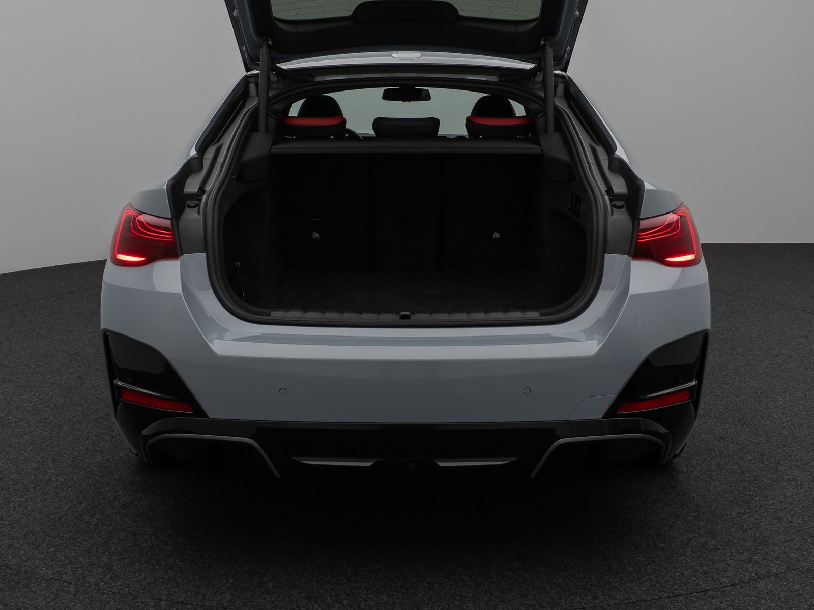 Fahrzeugabbildung BMW i4 M50 Gran Coupè 360°HUD H/K AHK ACC Komfort