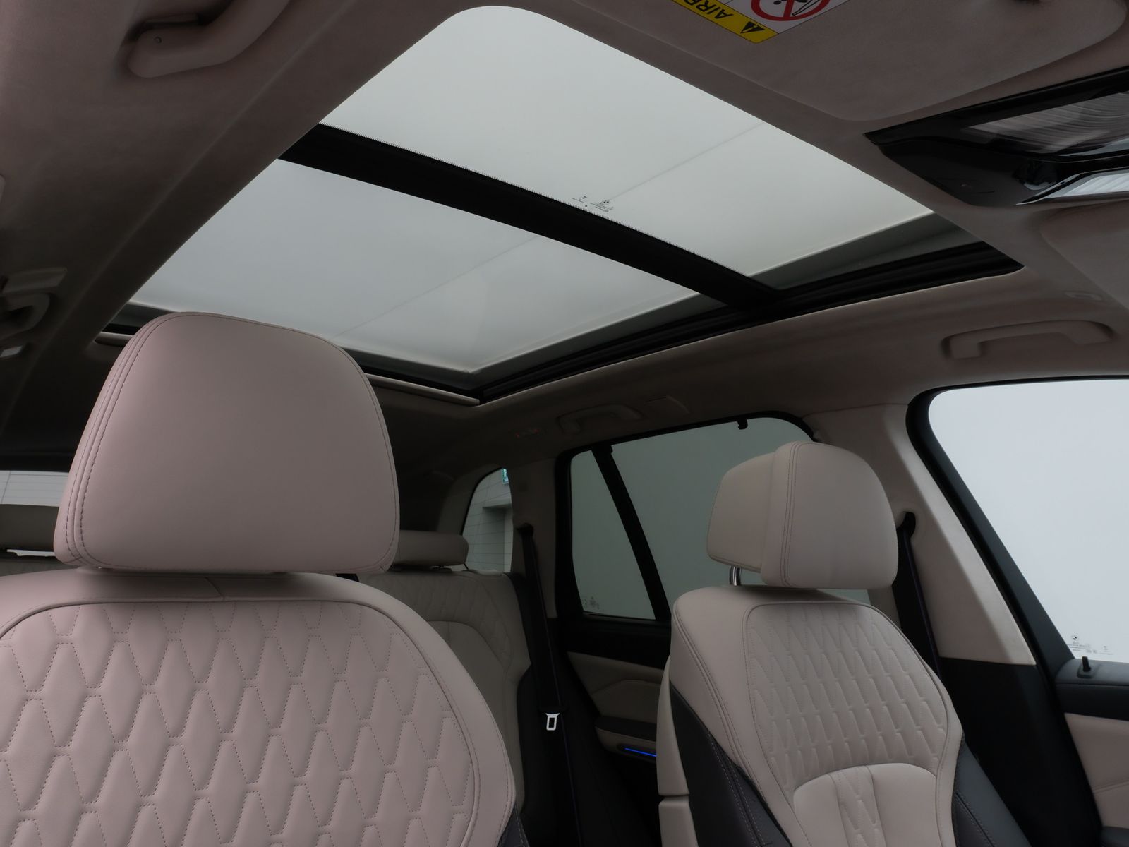 Fahrzeugabbildung BMW X5 xD50e M Sport 360°H/K Panorama Individual 22"
