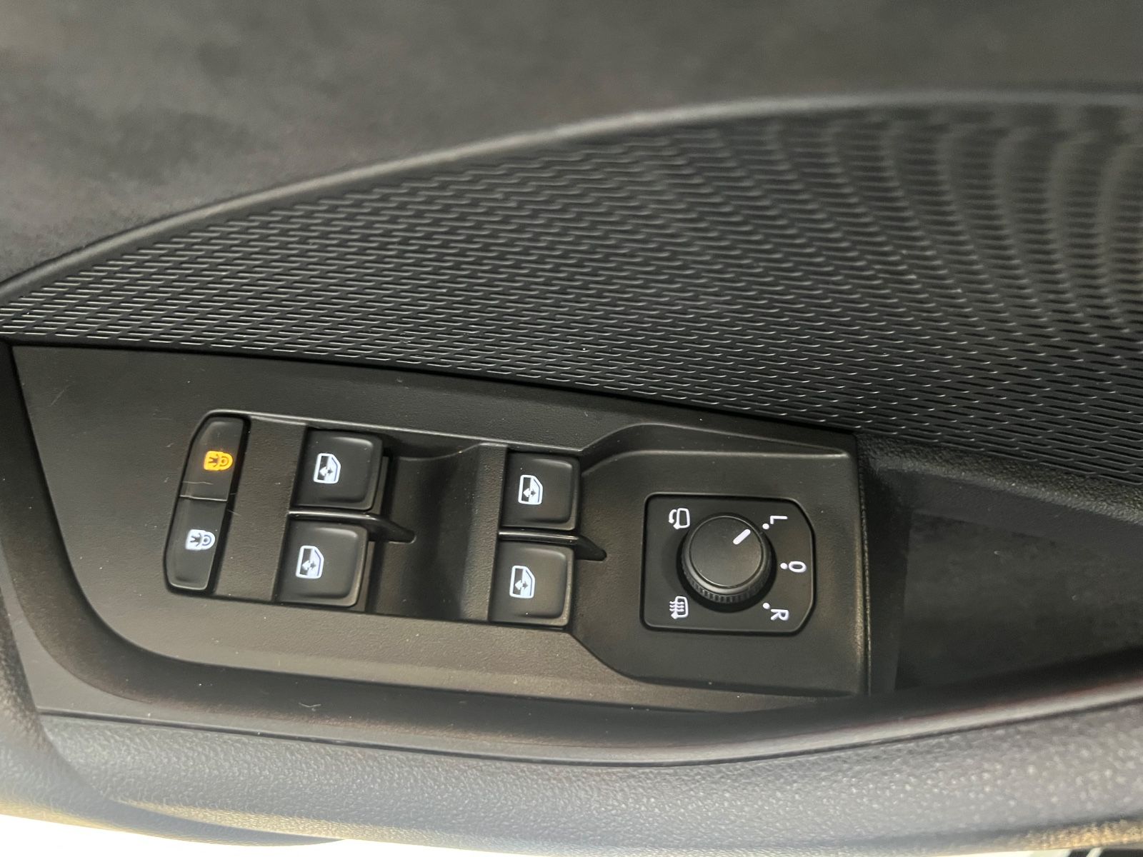 Fahrzeugabbildung SKODA Octavia Combi RS *HEAD*ACC*KAMERA*LED*VIRTUAL*