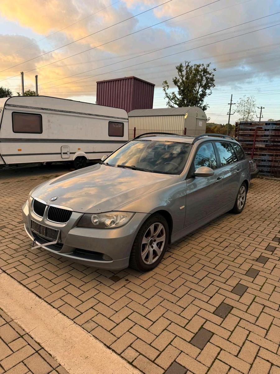 BMW 320