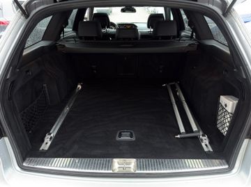Mercedes E 220 - 12