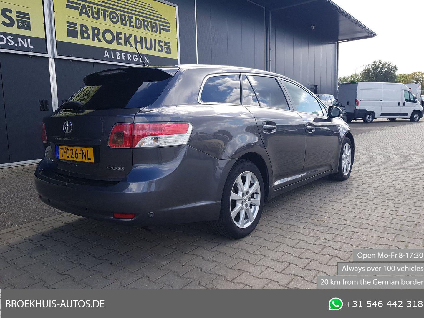Toyota Avensis 2011 — photo 7
