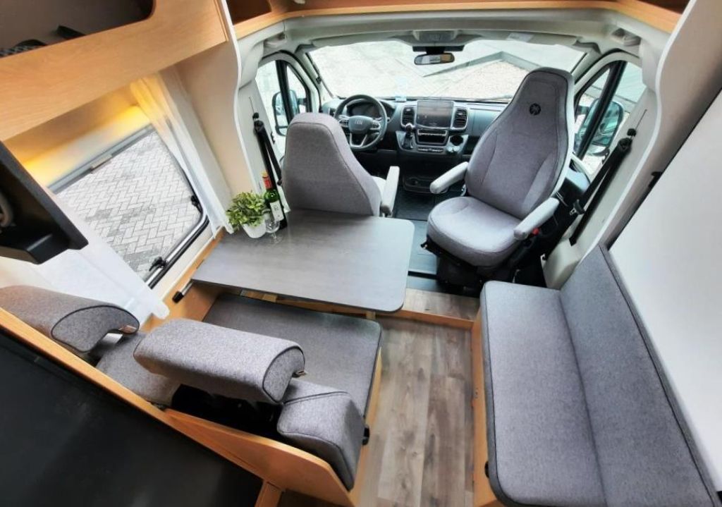 Fahrzeugabbildung Sunlight V 67S ADVENTURE EDITION Verfüg./Sparen Sie 6.038
