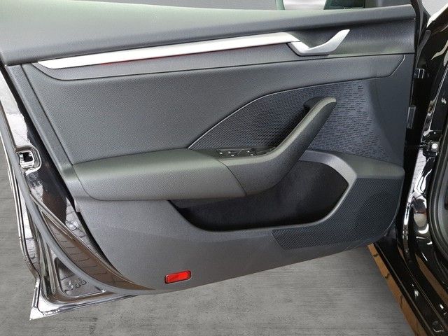 Fahrzeugabbildung Skoda Octavia Combi Selection 2.0TDI AHK HuD Leder Nav