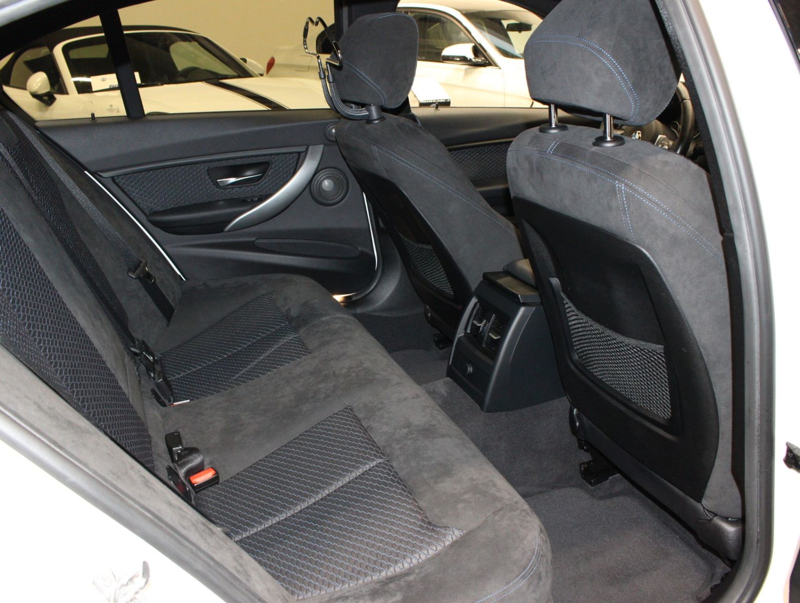 Fahrzeugabbildung BMW 335i xDrive M Sport*Head-up*Kamera*Harman-Kardon