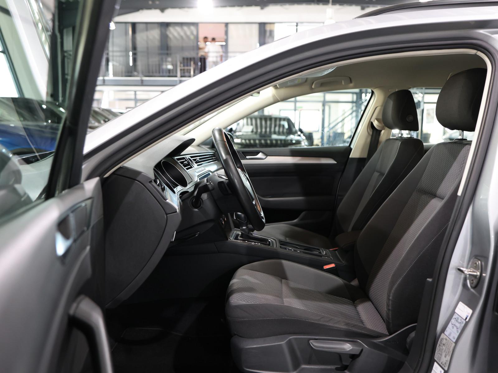 Volkswagen Passat Variant 2.0 TDI DSG BMT / NAVI-DM, ACC