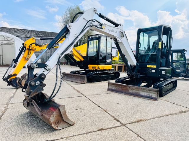 Bobcat E35 Rubber Tracks + Blade Offset Kubota engine