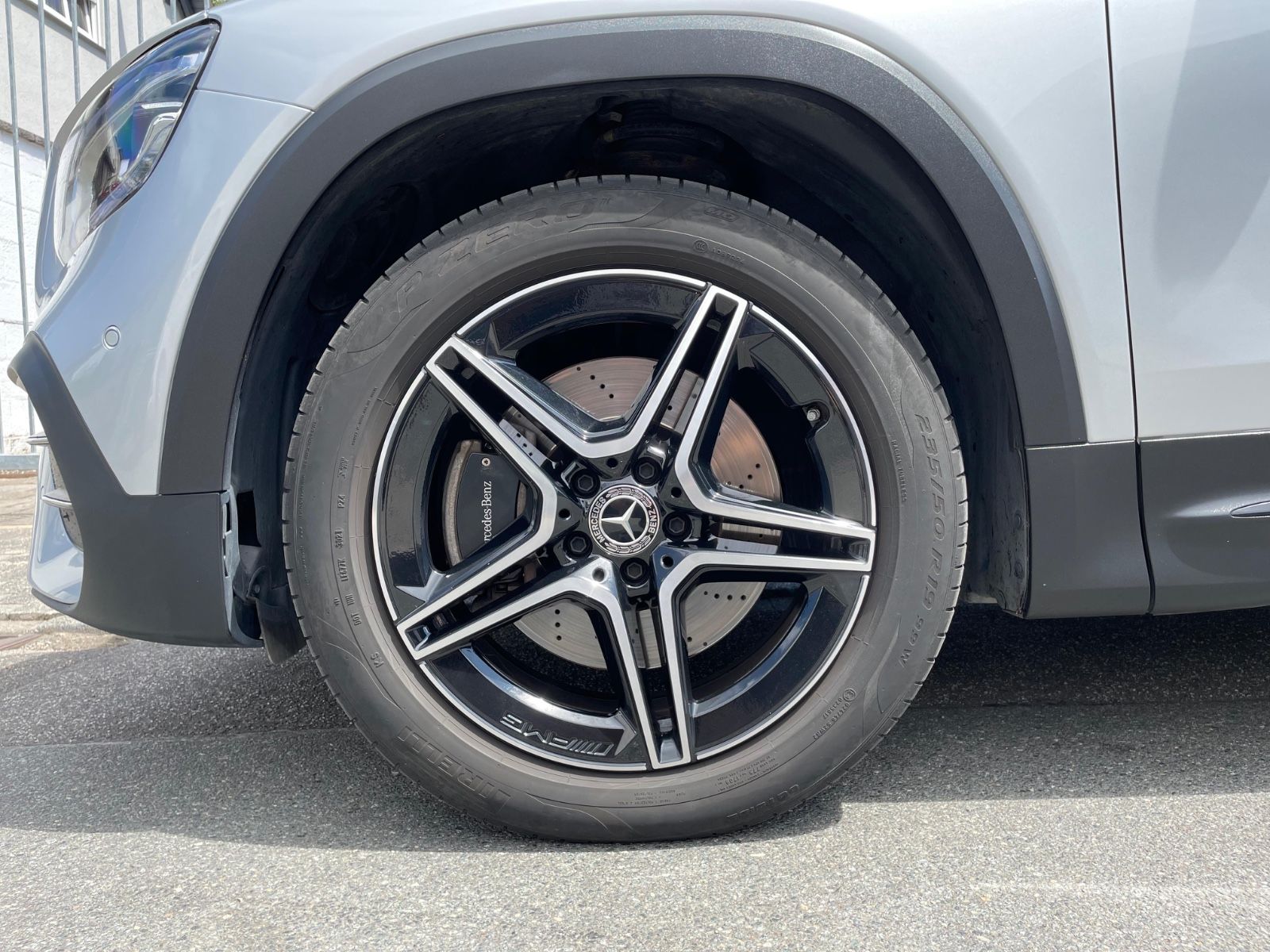 Fahrzeugabbildung Mercedes-Benz GLB 220 d |AMG|MBUX|Distr|Multibeam|AHK|Kamera
