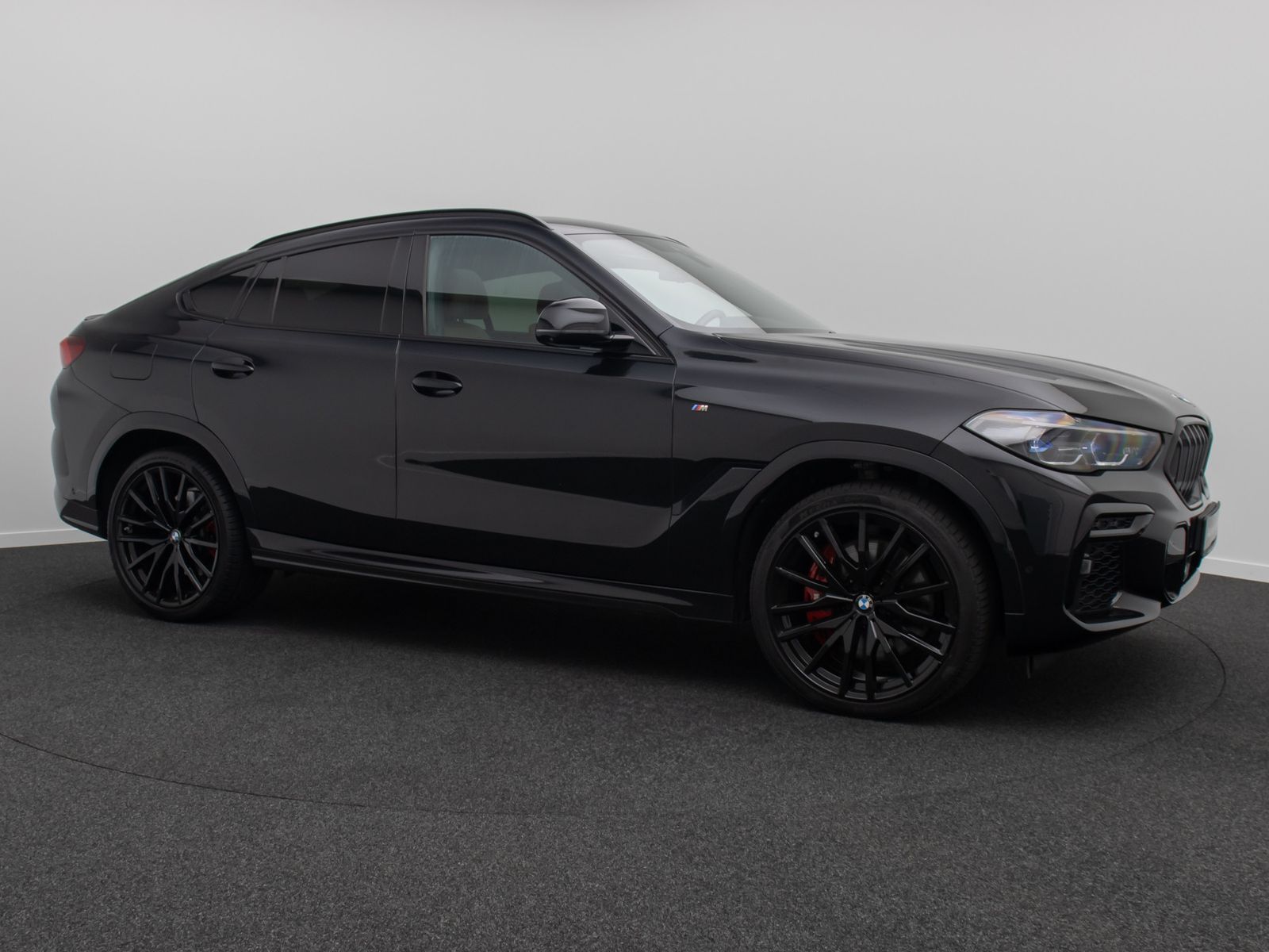 Fahrzeugabbildung BMW X6 M50i 360&deg;Laser DAB H/K Panoram Individual 22"