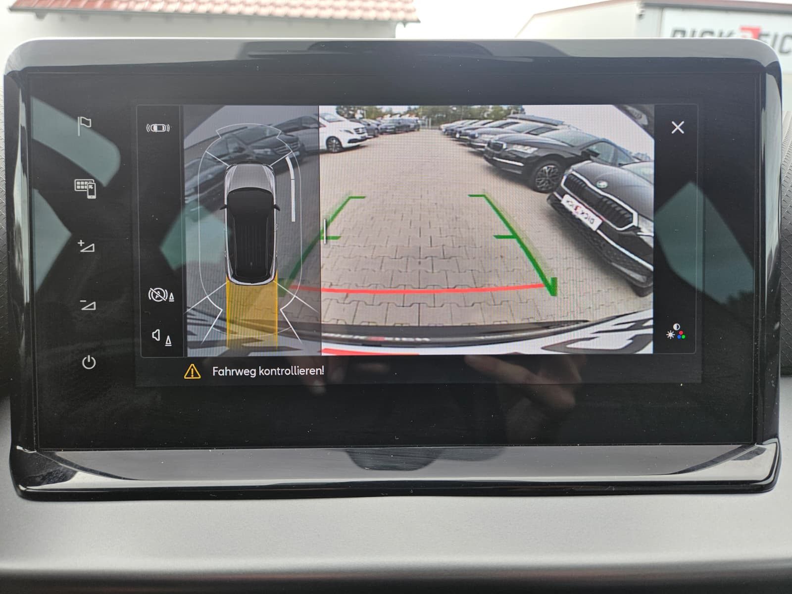 Fahrzeugabbildung SEAT Arona 1.5 TSI DSG FR Black Edition*LED*ACC*