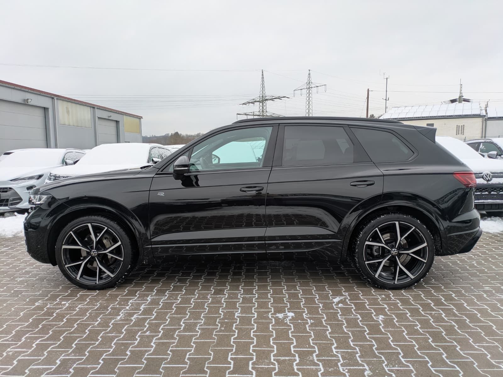 Fahrzeugabbildung Volkswagen Touareg 3.0TDI 4M R-Line VOLL Black 22" UPE 114T