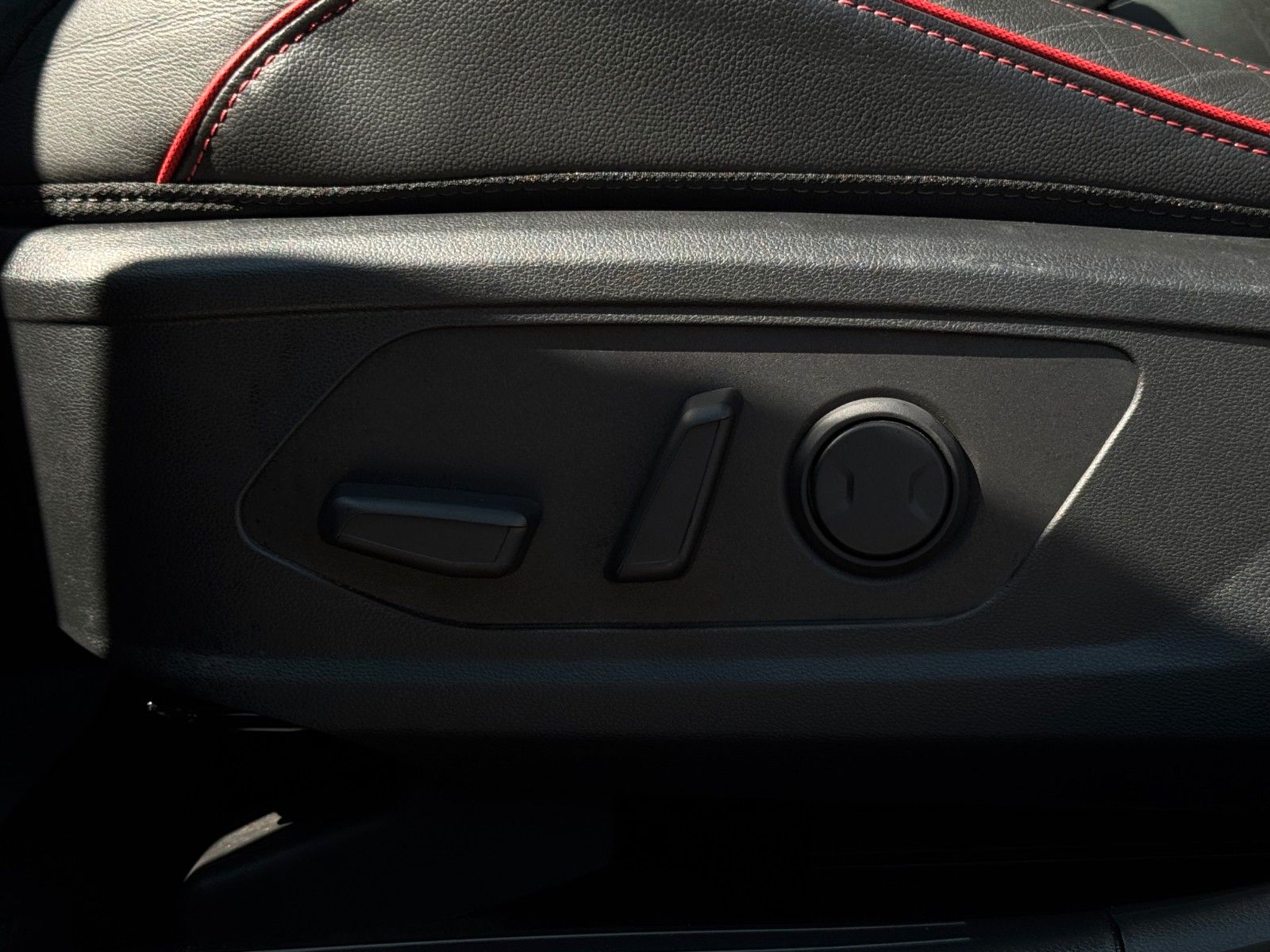 Fahrzeugabbildung Hyundai Tucson 1.6 T-GDI N Line PHEV 4WD PANO KRELL CAM