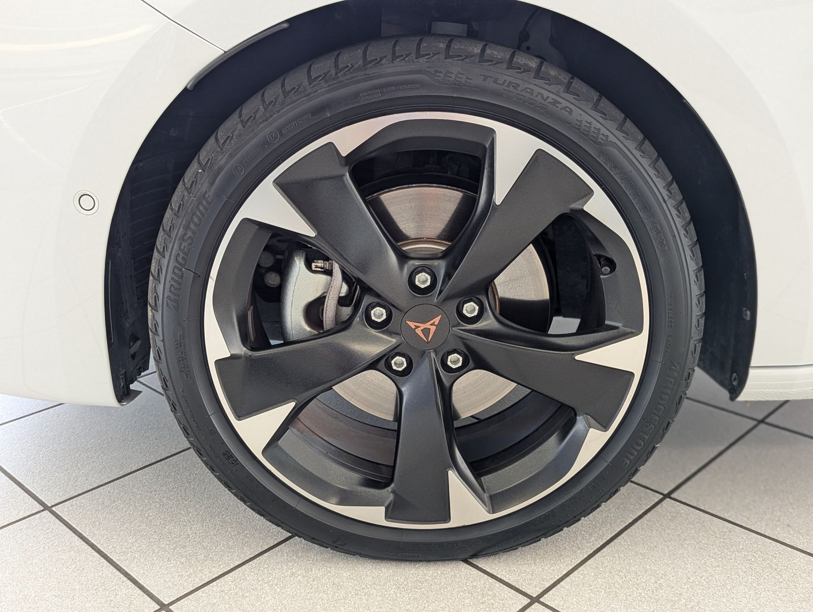 Fahrzeugabbildung CUPRA Leon 1.5 e-Hybrid Matrix Edge-Intelligent-Paket